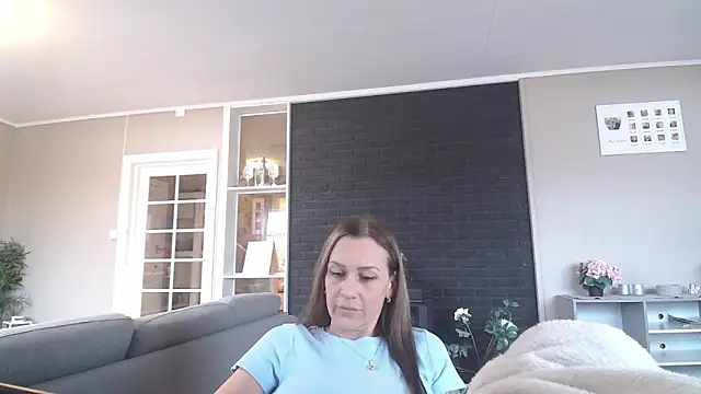 Snapshot of Xena_UK chatting on 12-13-24, 10:19 Xena UK online show from 12-13-24, 10:19