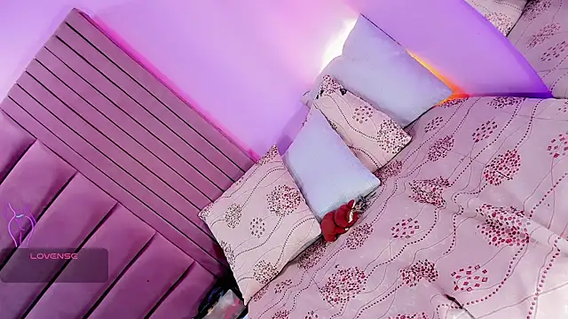 Shanelengel online show from 04-19-26, 09:17