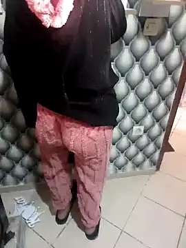 Snapshot of nouramaroc chatting on 01-06-25, 11:07 nouramaroc online show from 01-06-25, 11:07