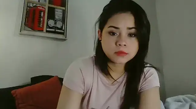 Snapshot of shortygirl29 chatting on 01-05-25, 08:52 shortygirl29 online show from 01-05-25, 08:52