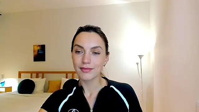 Snapshot of LovelyeeMia chatting on 12-06-24, 03:00 LovelyeeMia online show from 12-06-24, 03:00