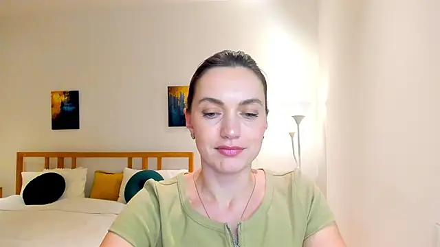 Snapshot of LovelyeeMia chatting on 12-10-24, 03:22 LovelyeeMia online show from 12-10-24, 03:22