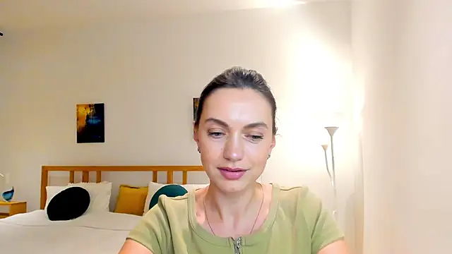 Snapshot of LovelyeeMia chatting on 12-10-24, 06:28 LovelyeeMia online show from 12-10-24, 06:28