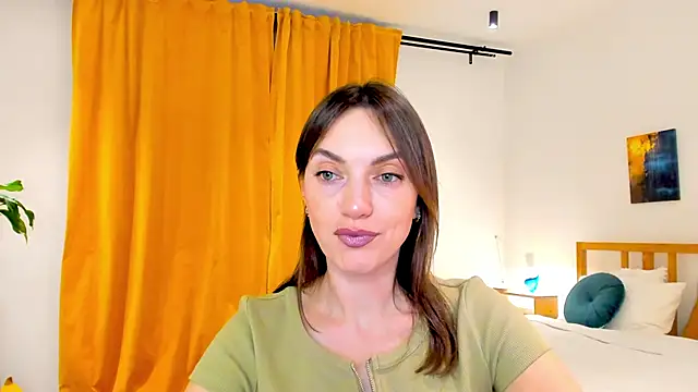 Snapshot of LovelyeeMia chatting on 12-13-24, 12:50 LovelyeeMia online show from 12-13-24, 12:50