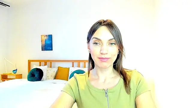 Snapshot of LovelyeeMia chatting on 12-18-24, 12:18 LovelyeeMia online show from 12-18-24, 12:18