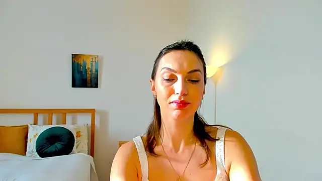 Snapshot of LovelyeeMia chatting on 12-19-24, 07:40 LovelyeeMia online show from 12-19-24, 07:40