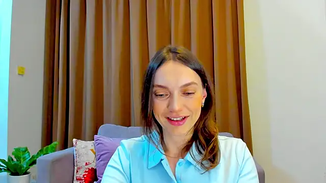 Snapshot of LovelyeeMia chatting on 10-05-25, 12:03 LovelyeeMia online show from 10-05-25, 12:03