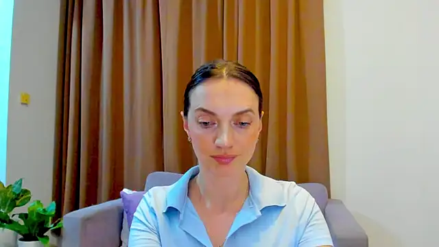 Snapshot of LovelyeeMia chatting on 10-17-25, 12:08 LovelyeeMia online show from 10-17-25, 12:08