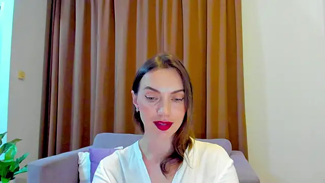 Snapshot of LovelyeeMia chatting on 10-20-25, 10:38 LovelyeeMia online show from 10-20-25, 10:38