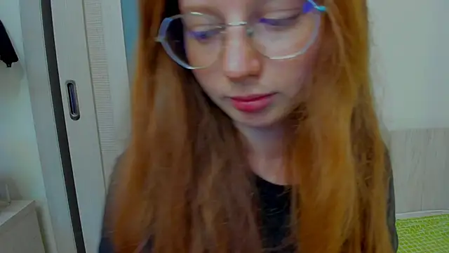 Snapshot of Fire_Luna chatting on 09-09-25, 04:12 Fire Luna online show from 09-09-25, 04:12