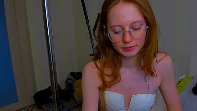 Fire Luna online show from 02-03-26, 06:22