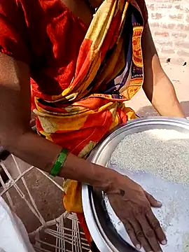 Snapshot of poojaji2024 chatting on 01-23-25, 08:15 poojaji2024 online show from 01-23-25, 08:15