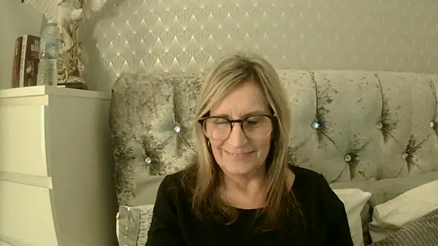 Additive Mature Linda online show from 10-23-25, 06:06