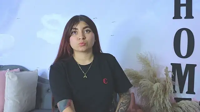 carolayrosse online show from 12-21-25, 04:19