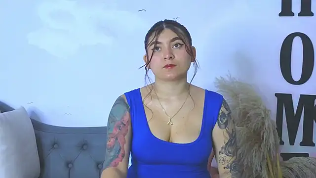 carolayrosse online show from 12-23-25, 04:10