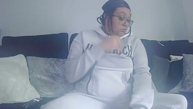 vanilla chocolate23 online show from 05-19-26, 05:52