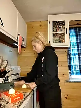 Snapshot of lexybabyxo chatting on 02-06-26, 12:41 lexybabyxo online show from 02-06-26, 12:41