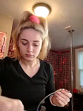 Snapshot of lexybabyxo chatting on 02-10-26, 12:31 lexybabyxo online show from 02-10-26, 12:31