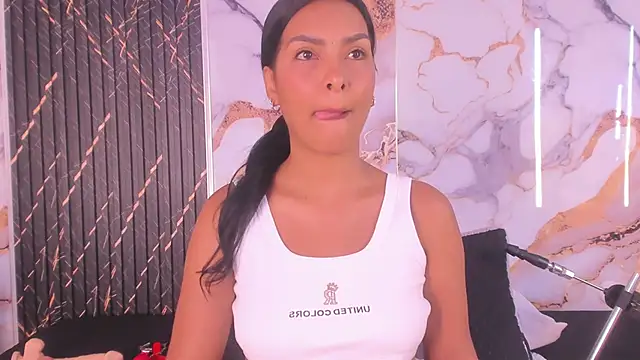 Snapshot of Alyson-a chatting on 06-11-26, 12:47 Alyson-a online show from 06-11-26, 12:47