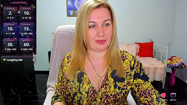 Lili Crossi online show from 03-10-25, 06:49