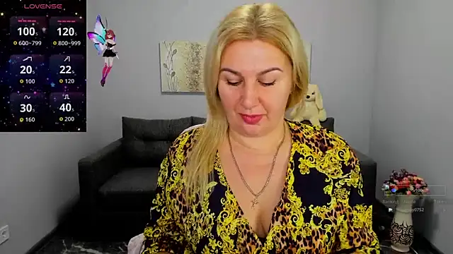 Lili Crossi online show from 09-30-25, 05:45