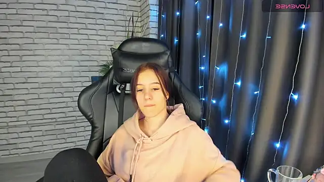 Tonya Gray online show from 12-28-24, 01:18