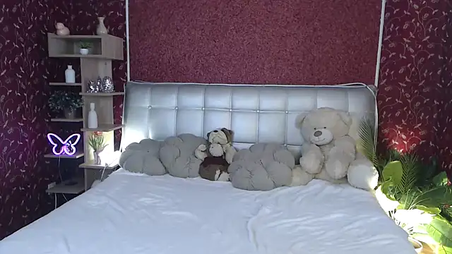 AuroraAksnesss online show from 09-11-25, 08:14