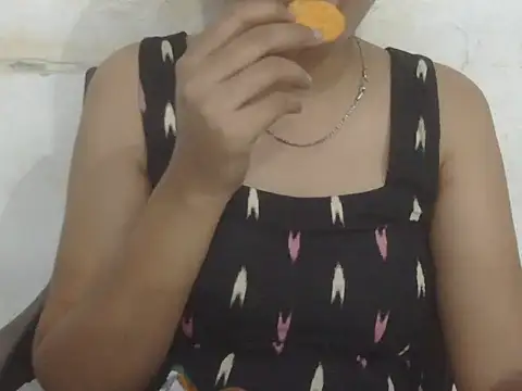 Snapshot of DOLL_CUTY chatting on 05-27-26, 04:59 DOLL CUTY online show from 05-27-26, 04:59