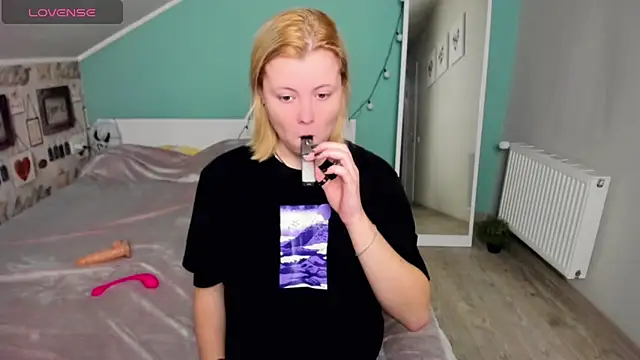 Snapshot of LillyDepp chatting on 01-07-25, 01:57 LillyDepp online show from 01-07-25, 01:57