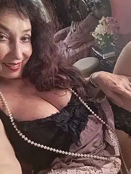 Snapshot of GypsyEsmeralda chatting on 06-18-26, 02:10 GypsyEsmeralda online show from 06-18-26, 02:10