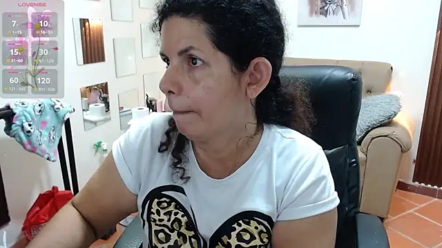 Snapshot of sila_bolum chatting on 05-09-26, 03:39 sila bolum online show from 05-09-26, 03:39