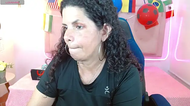 Snapshot of sila_bolum chatting on 06-25-26, 06:23 sila bolum online show from 06-25-26, 06:23