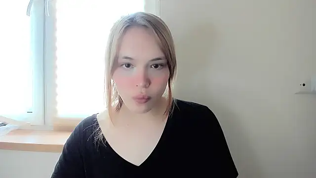 Snapshot of fem_to chatting on 02-14-25, 09:34 fem to online show from 02-14-25, 09:34