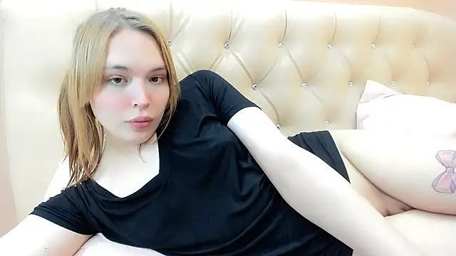 Snapshot of fem_to chatting on 02-20-25, 10:48 fem to online show from 02-20-25, 10:48