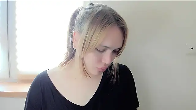 Snapshot of fem_to chatting on 02-23-25, 09:22 fem to online show from 02-23-25, 09:22