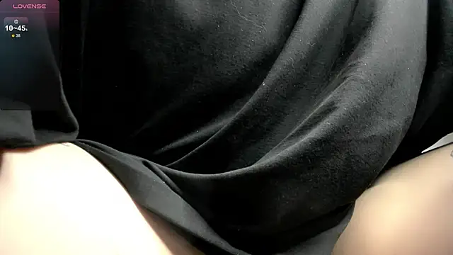 Snapshot of fem_to chatting on 09-17-25, 12:45 fem to online show from 09-17-25, 12:45