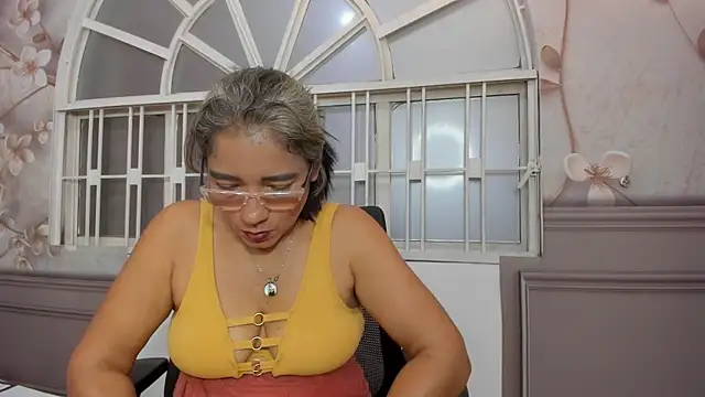 mature bigass   online show from 12-31-24, 07:42