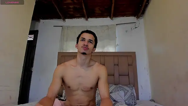 Snapshot of stepcouple_XXX chatting on 05-06-26, 08:03 stepcouple XXX online show from 05-06-26, 08:03