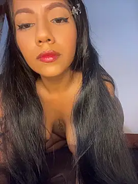 Snapshot of shaylin_brooke1 chatting on 04-15-26, 07:21 shaylin brooke1 online show from 04-15-26, 07:21