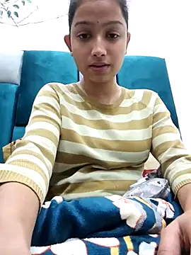 Snapshot of Aleena_Rai chatting on 12-22-24, 04:59 Aleena Rai online show from 12-22-24, 04:59