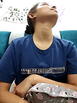 Snapshot of Aleena_Rai chatting on 12-24-24, 10:17 Aleena Rai online show from 12-24-24, 10:17