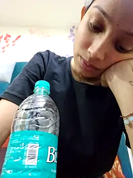 Snapshot of Aleena_Rai chatting on 03-09-25, 05:49 Aleena Rai online show from 03-09-25, 05:49