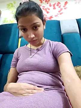 Snapshot of Aleena_Rai chatting on 03-11-25, 05:35 Aleena Rai online show from 03-11-25, 05:35