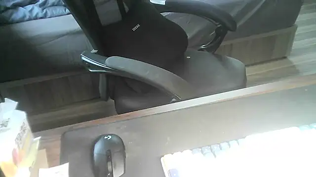 Snapshot of Ryan67533 chatting on 11-01-25, 04:36 Ryan67533 online show from 11-01-25, 04:36