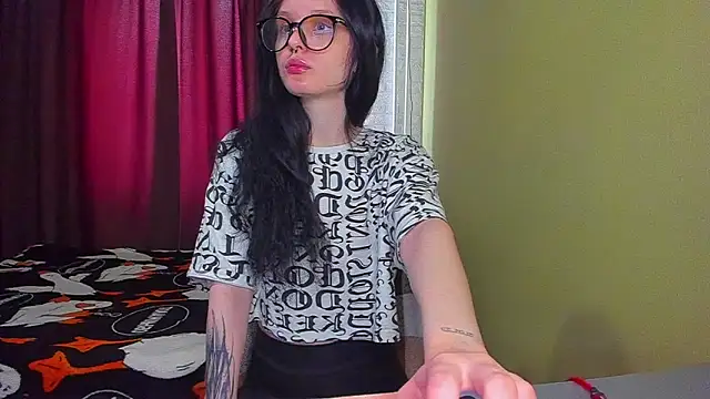 Hi Kitti online show from 03-11-25, 06:53