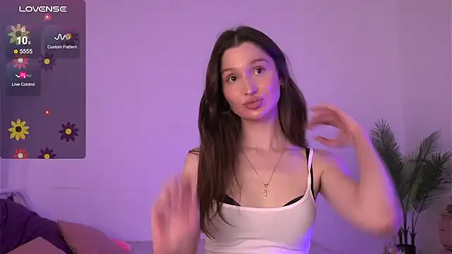 Snapshot of tender_babyy chatting on 10-28-25, 01:03 tender babyy online show from 10-28-25, 01:03