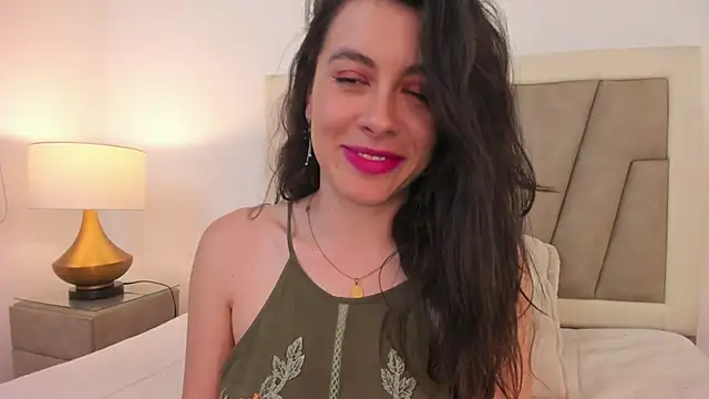 Snapshot of JaneLondon chatting on 01-21-25, 10:41 JaneLondon online show from 01-21-25, 10:41