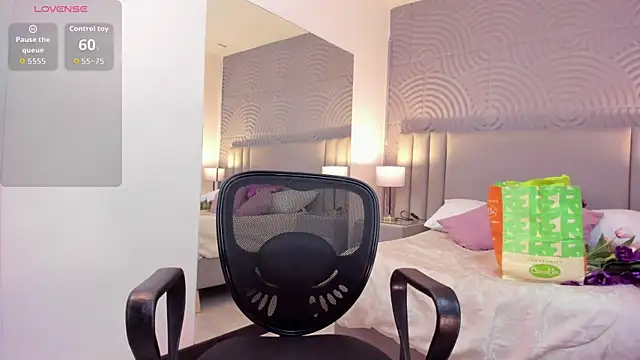 JaneLondon online show from 04-13-26, 02:00