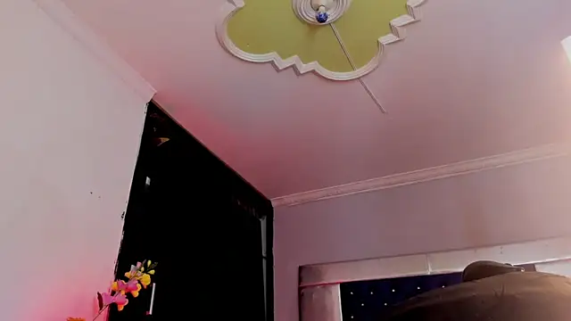 Snapshot of Eyleen_Santos chatting on 04-21-26, 01:42 Eyleen Santos online show from 04-21-26, 01:42