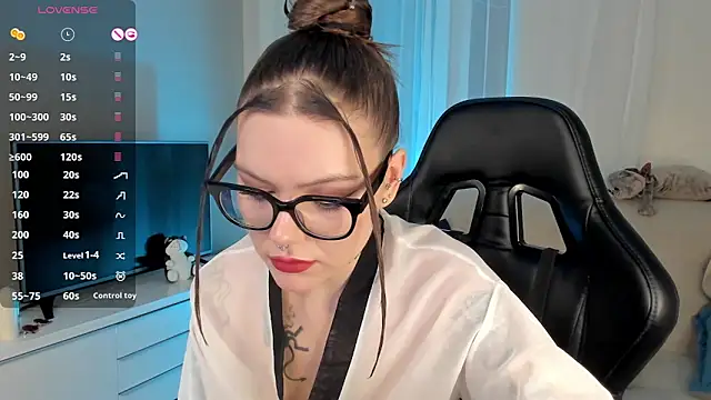 Marta May  online show from 12-13-24, 07:10